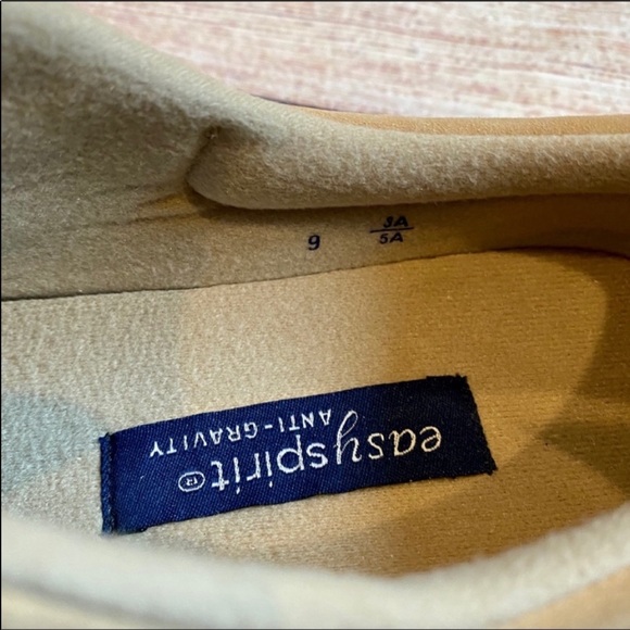 EasySpirit Spirit Level 1 Walking Sneaker (9 3A/5A) - Picture 7 of 9